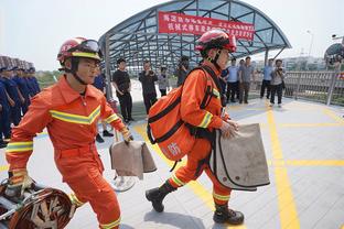 内维尔：阿尔特塔的赛后言论可以理解，但阿森纳官方本应做得更好